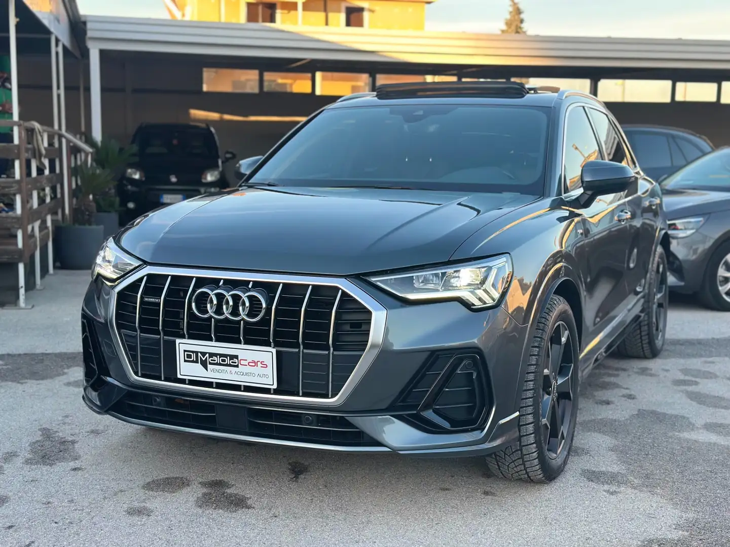 Audi Q3 40 TDI quattro S tronic S line edition Gris - 2