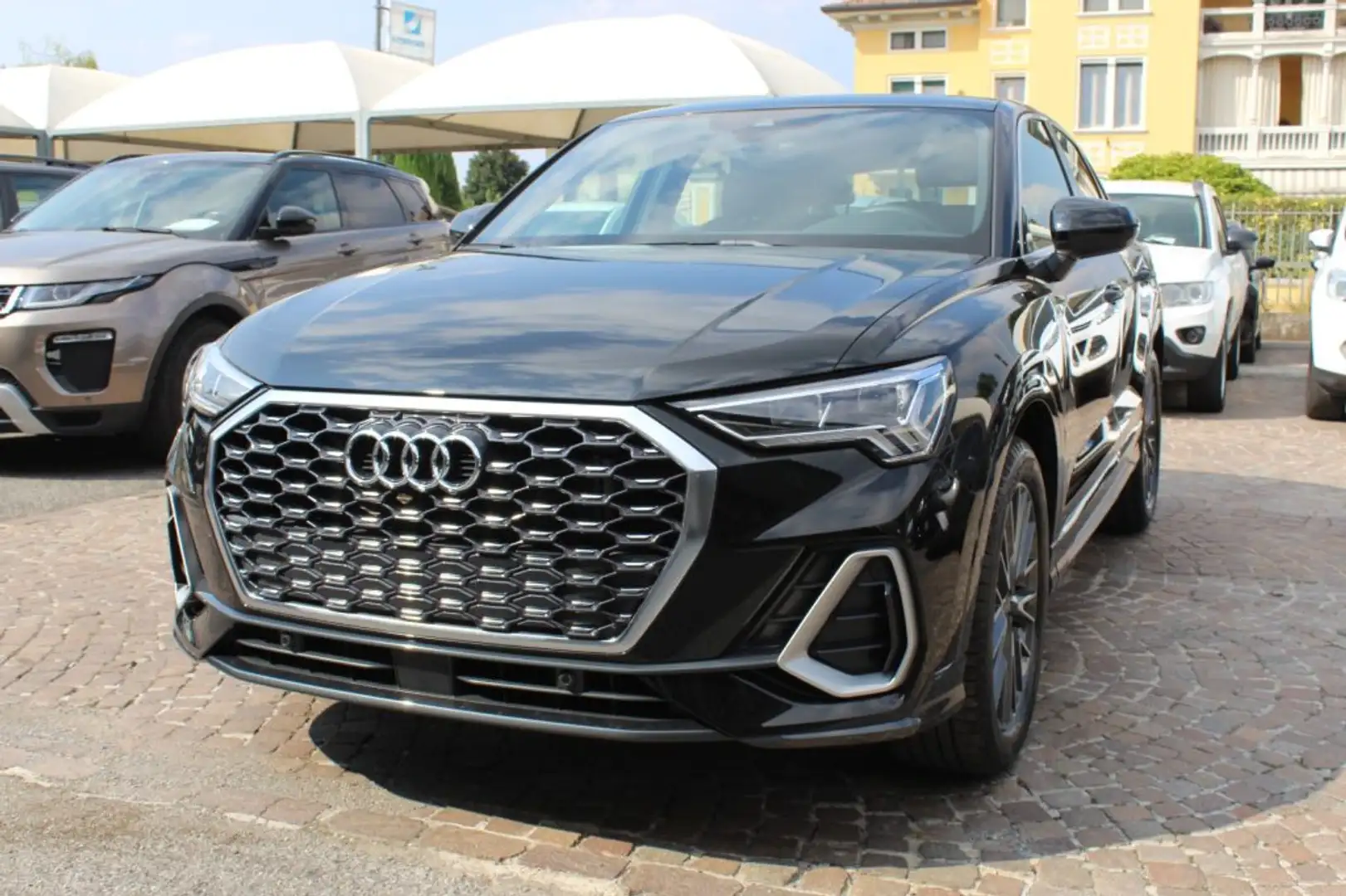 Audi Q3 SPB 35 TDI S tronic S LINE Edition Schwarz - 1