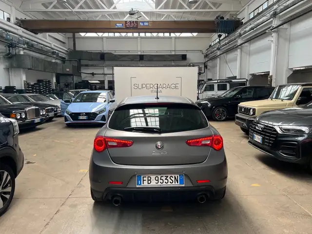 Alfa Romeo Giulietta view 6