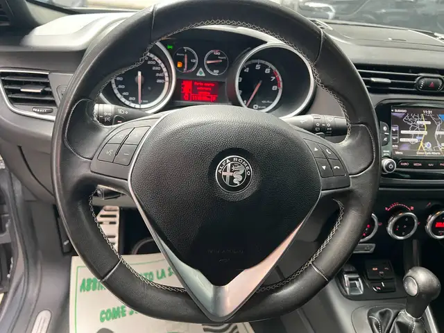 Alfa Romeo Giulietta view 12
