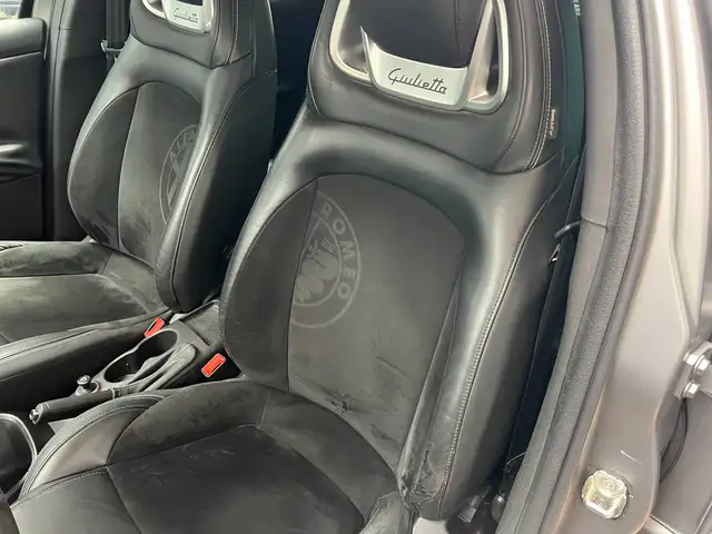 Alfa Romeo Giulietta view 9
