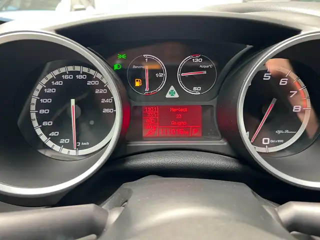 Alfa Romeo Giulietta view 11