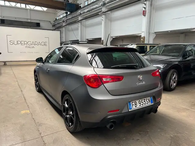 Alfa Romeo Giulietta view 5