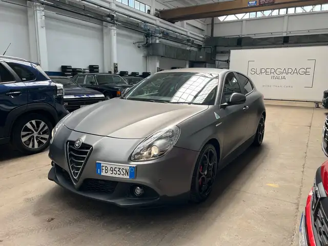Alfa Romeo Giulietta view 2