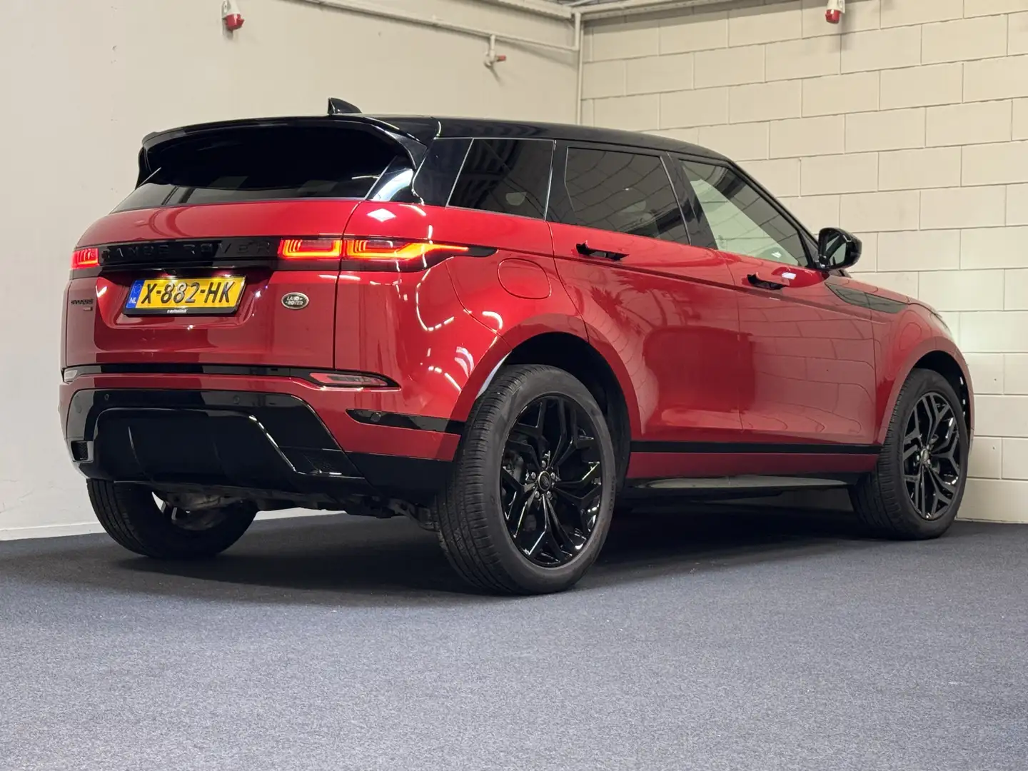 Land Rover Range Rover Evoque P300e AWD R-Dynamic HSE | Panorama | Matrix | 20" Červená - 2