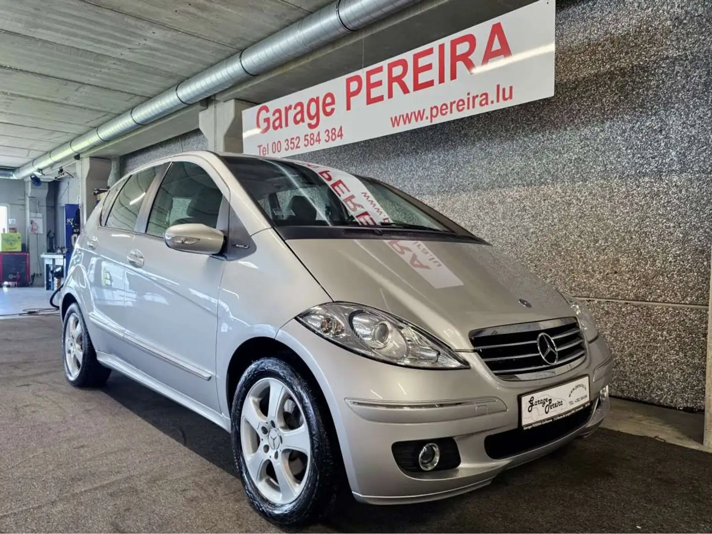 Mercedes-Benz A 200 ELEGANCE AUTO Gris - 1