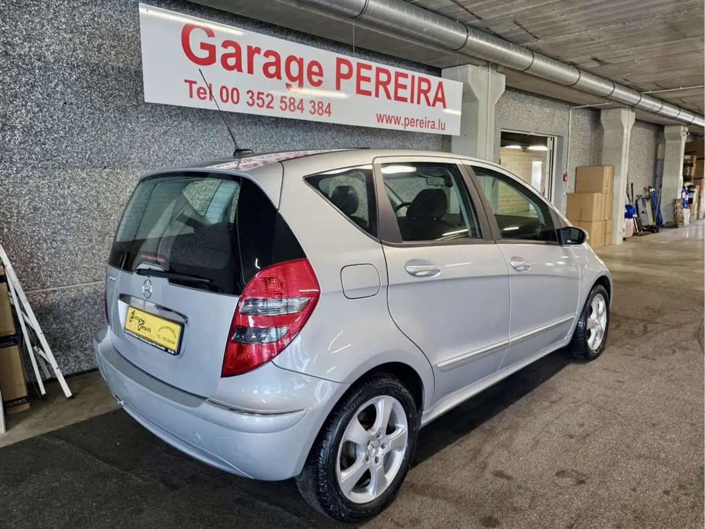 Mercedes-Benz A 200 ELEGANCE AUTO Gris - 2