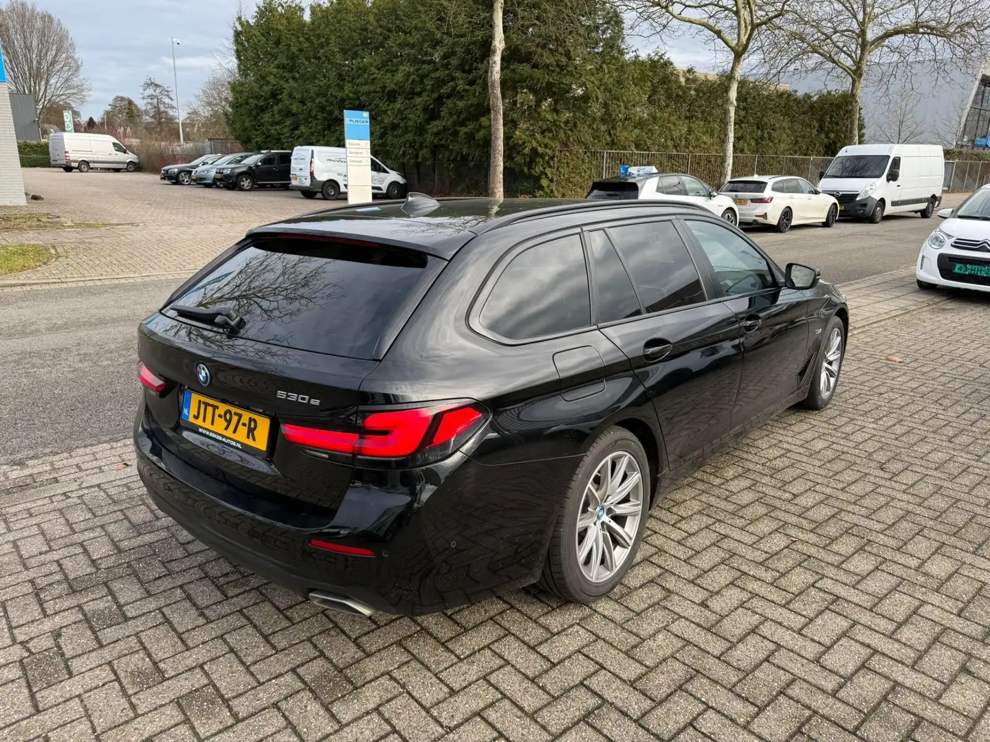 BMW 530 5-serie Touring 530e Business Edition Plus, Navi, Noir - 2