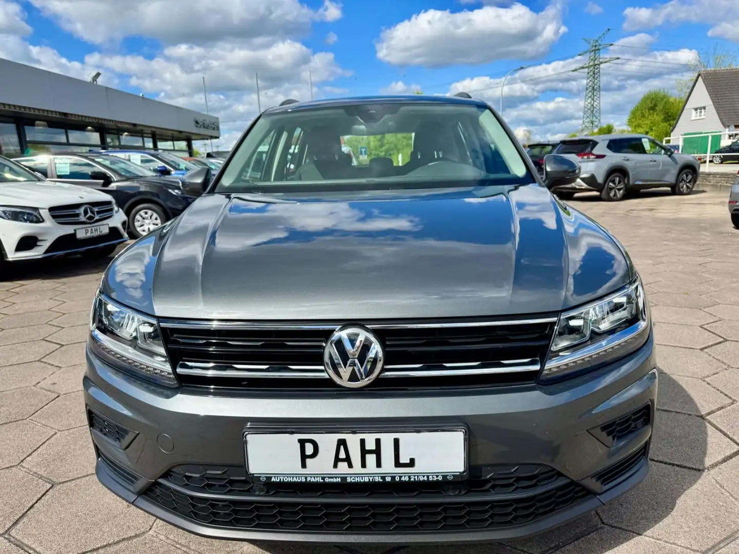 Volkswagen Tiguan 1.5 TSI Trendline VOLL-LED NAVI KEY-LESS Gris - 2