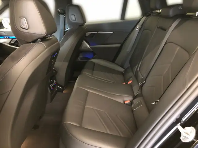 BMW 5 Series view 7