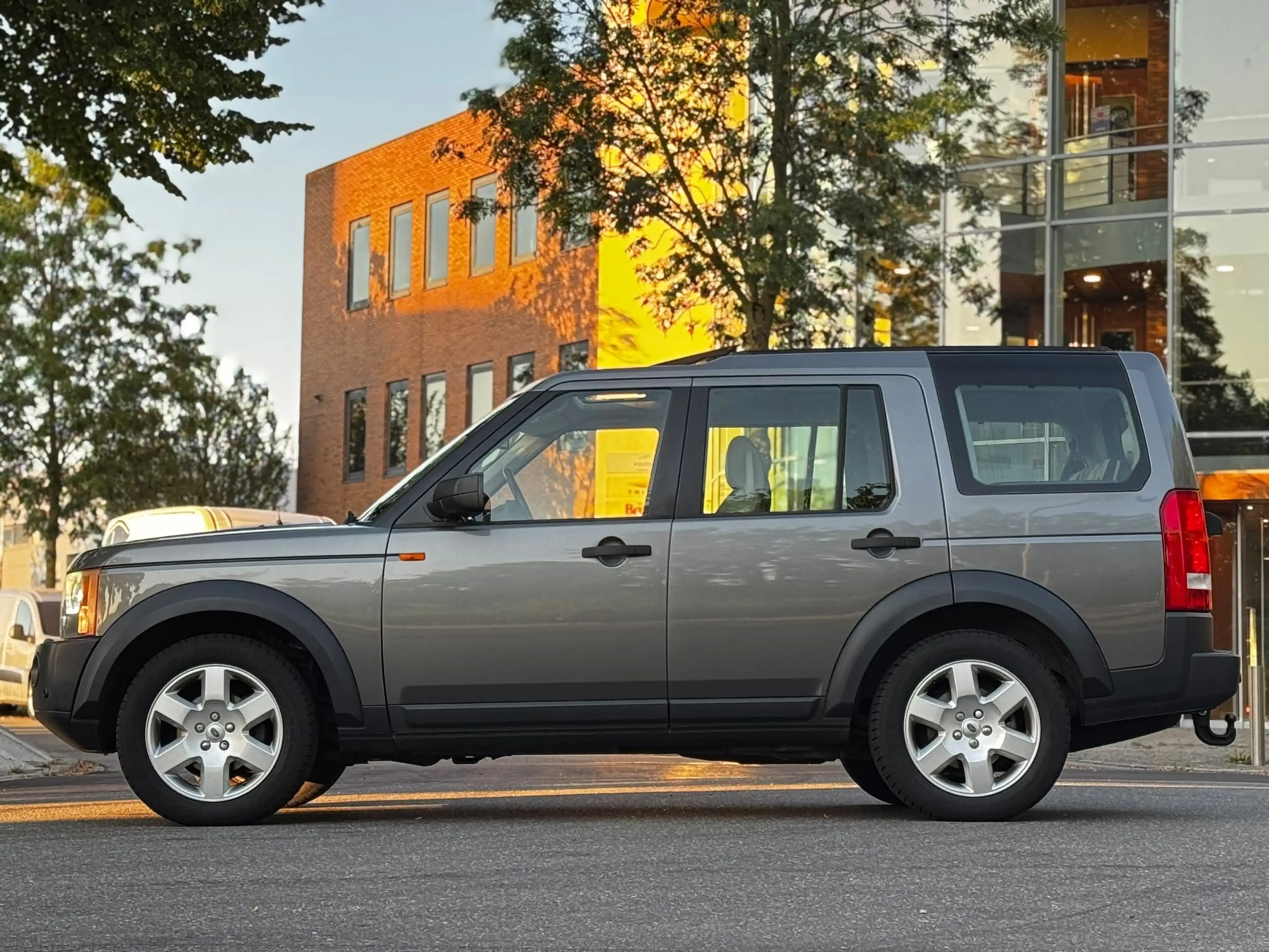 Land Rover Discovery 2.7 TdV6 HSE Premium Pack — photo 2