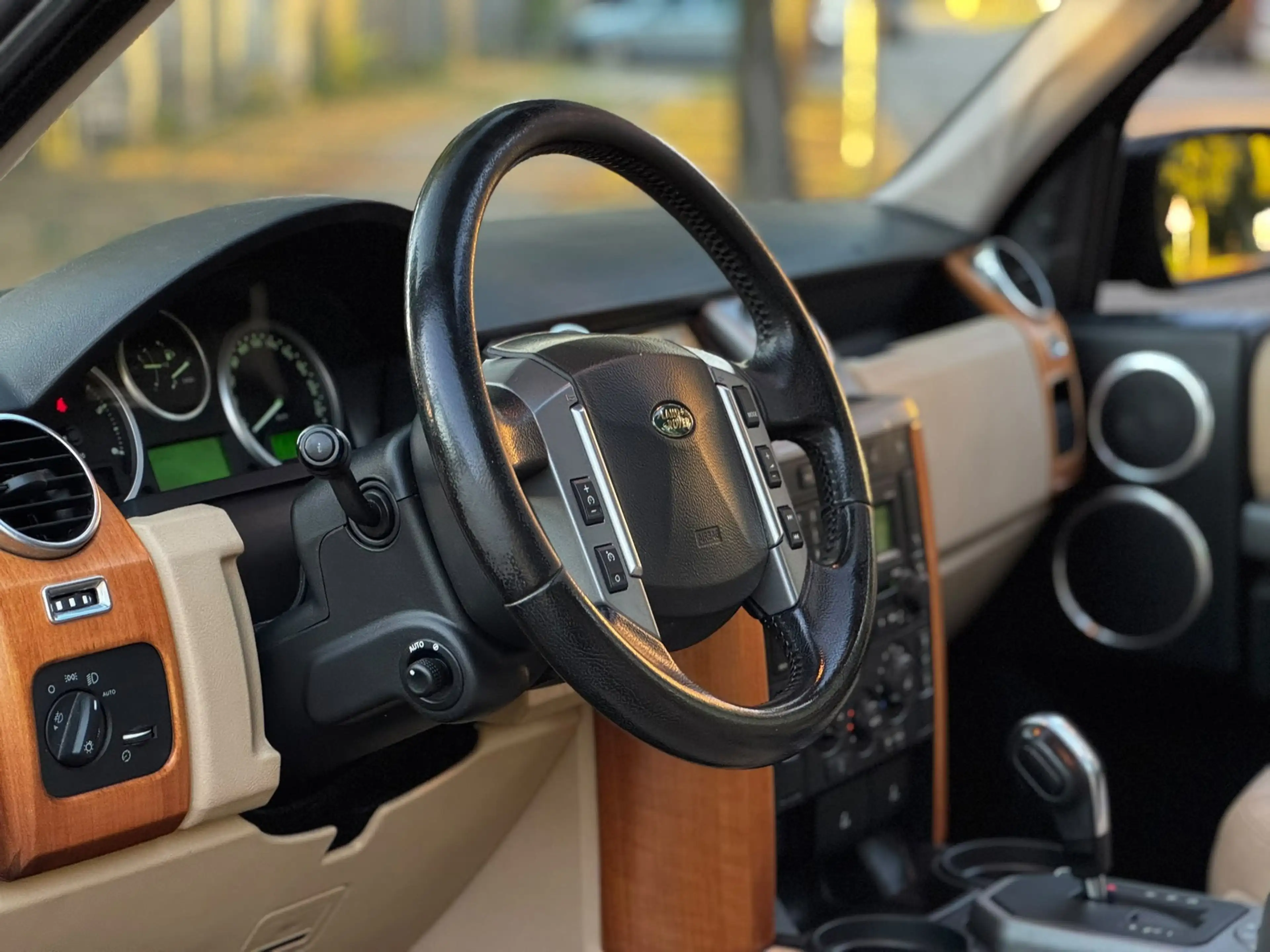 Land Rover Discovery 2.7 TdV6 HSE Premium Pack — photo 18