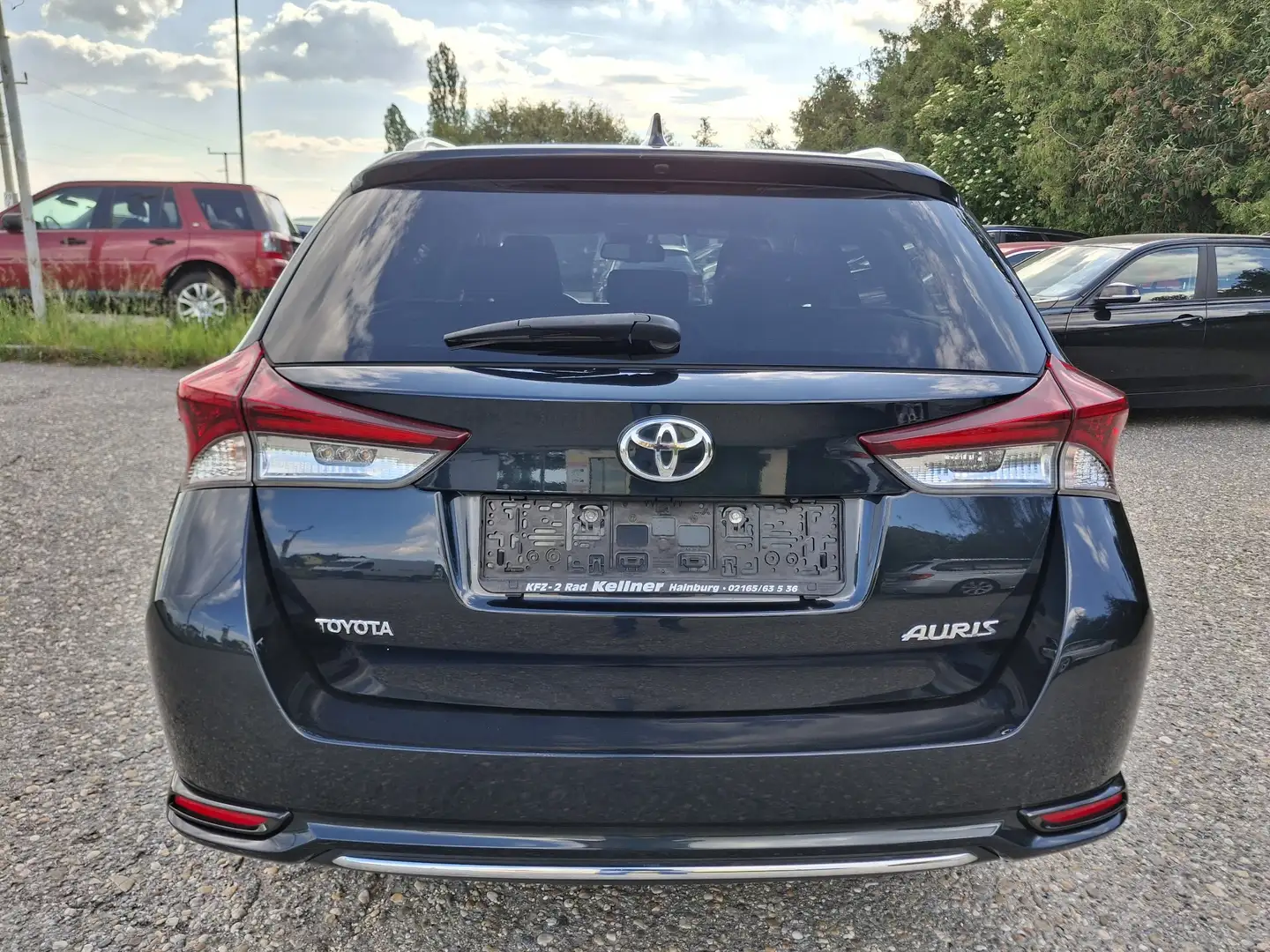 Toyota Auris Comfort*KAMERA*SHZ*Spur*F.Radar*Bluetooth*uvm! Grau - 2