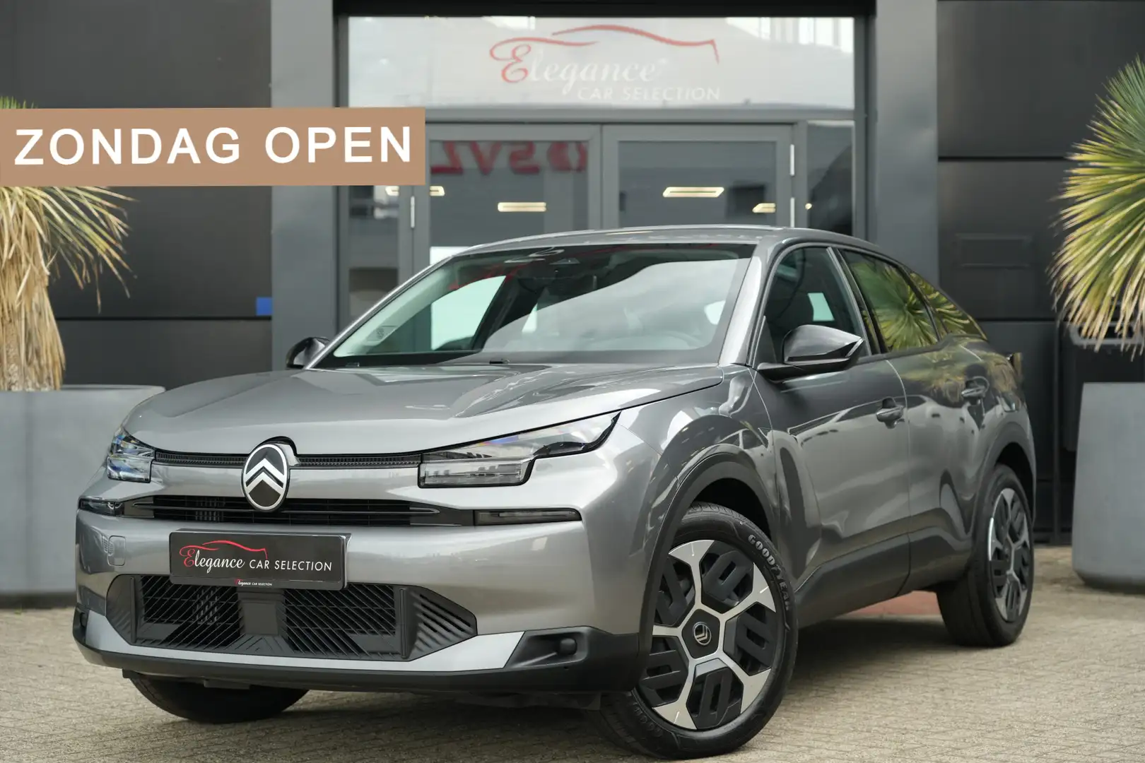 Citroen C4 1.2 Hybrid 145pk Plus 145pk NIEUWJAARSDEAL! Grau - 1