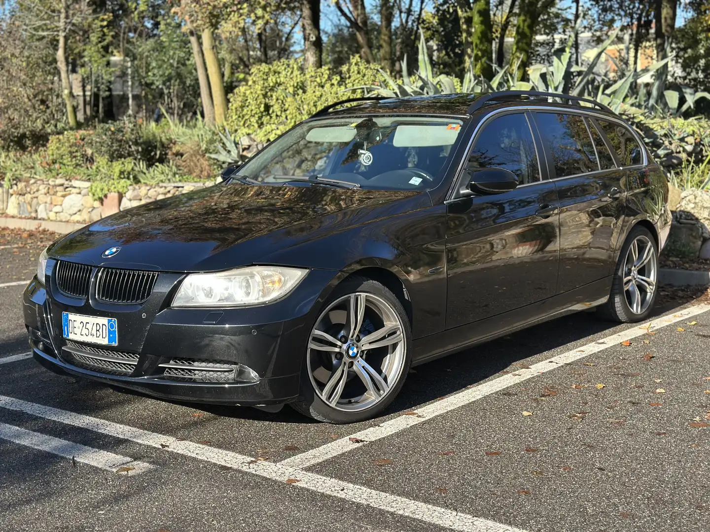 BMW 330 330xd Touring Futura - 1