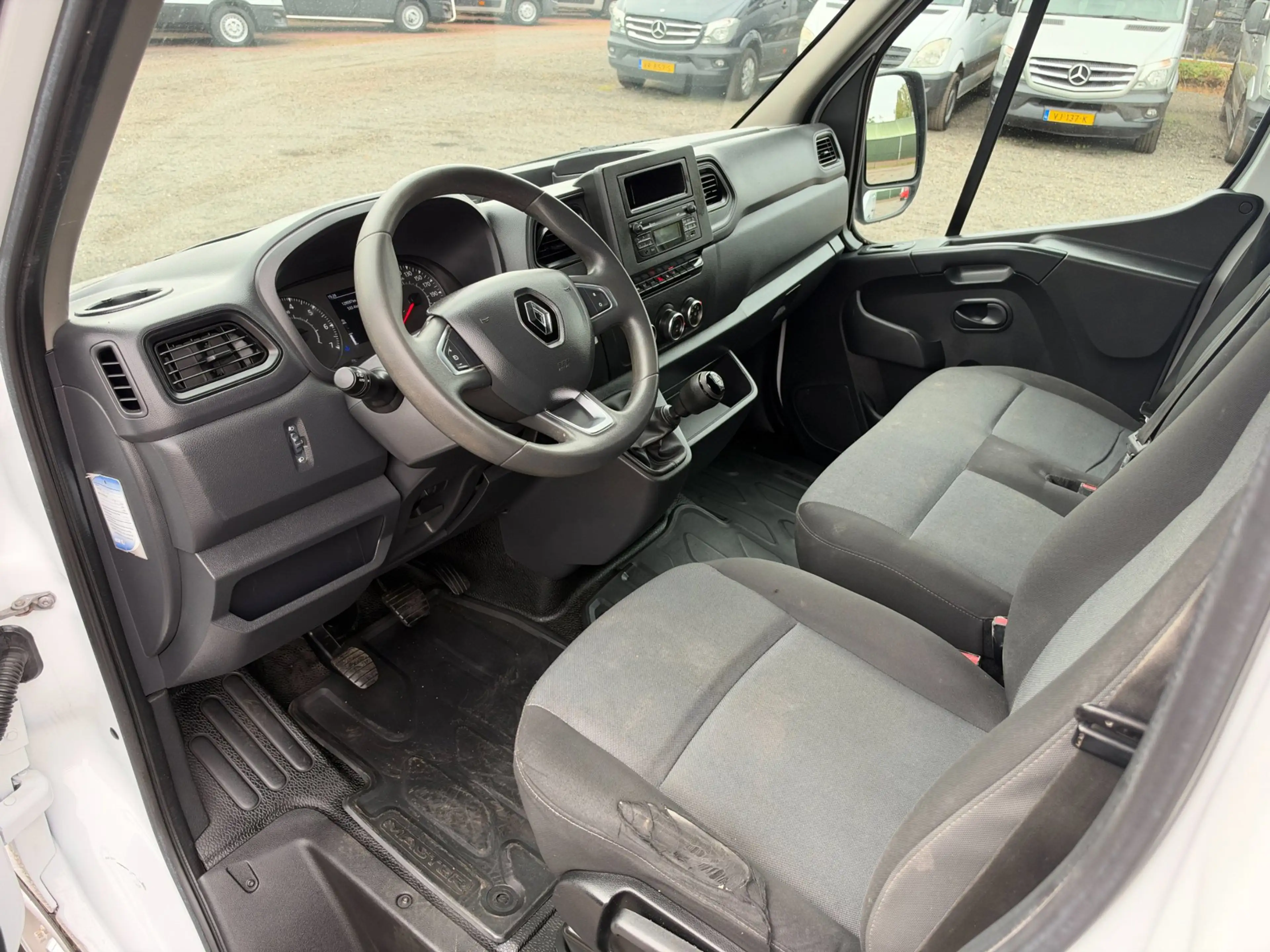Renault Master T35 2.3 dCi 165PK L4H2 EL Airco / Cruise — photo 5