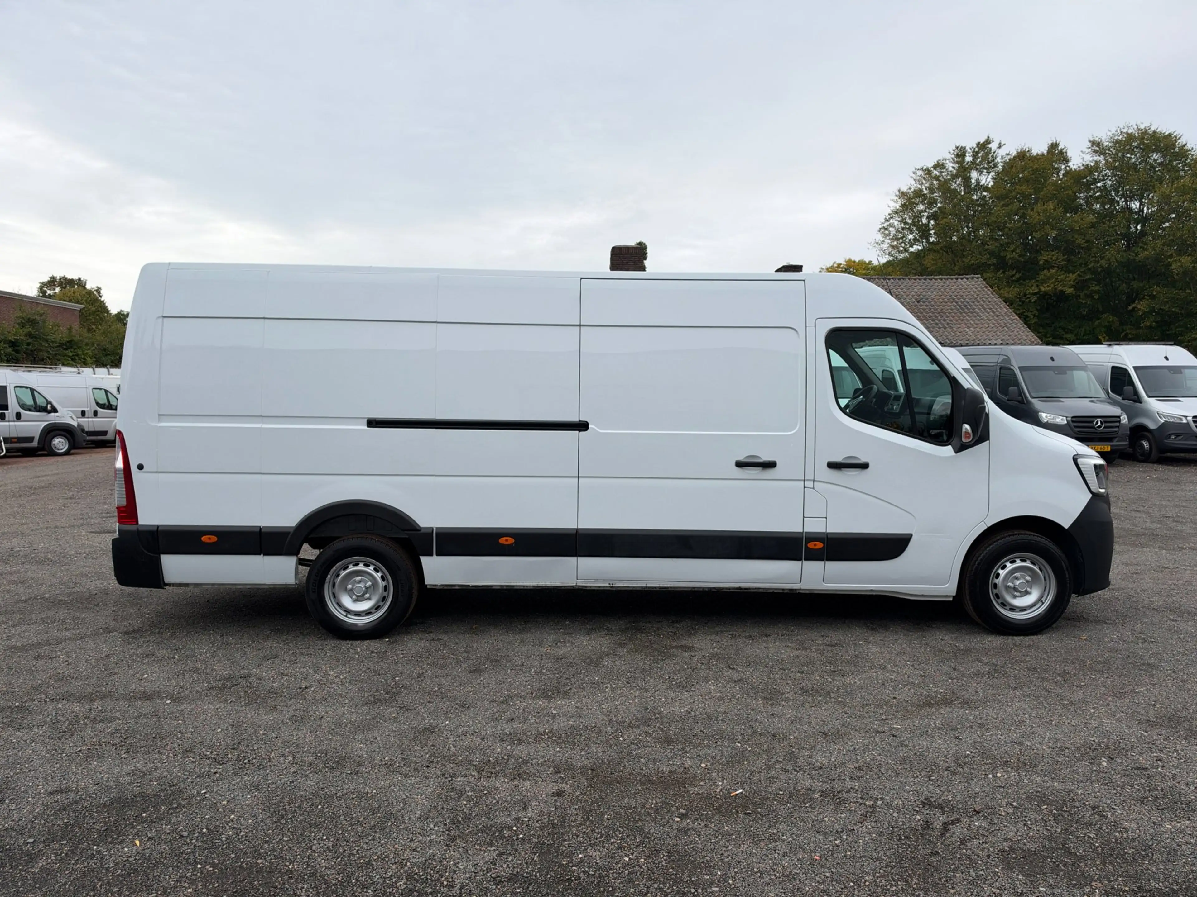 Renault Master T35 2.3 dCi 165PK L4H2 EL Airco / Cruise — photo 12
