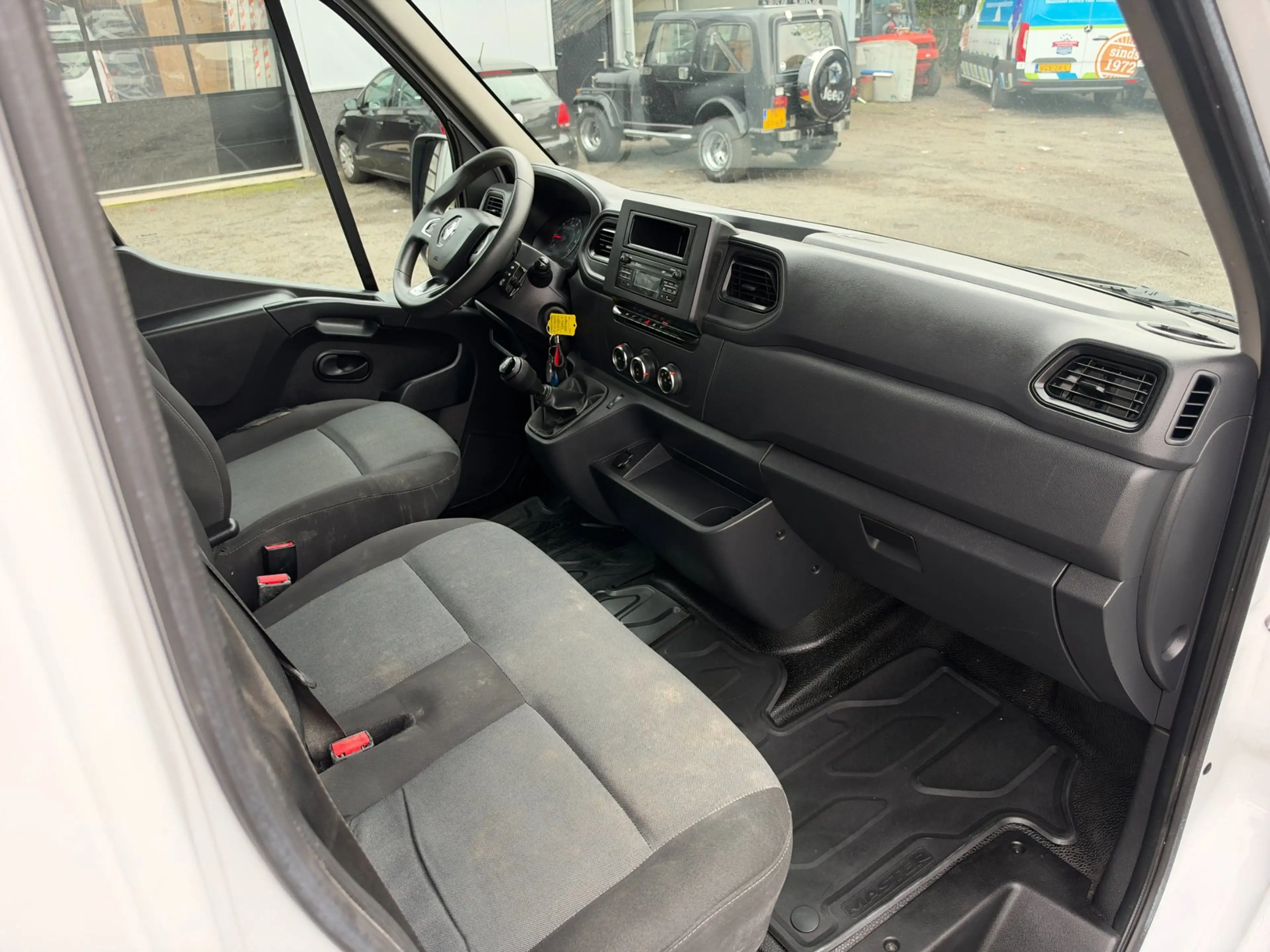 Renault Master T35 2.3 dCi 165PK L4H2 EL Airco / Cruise — photo 6