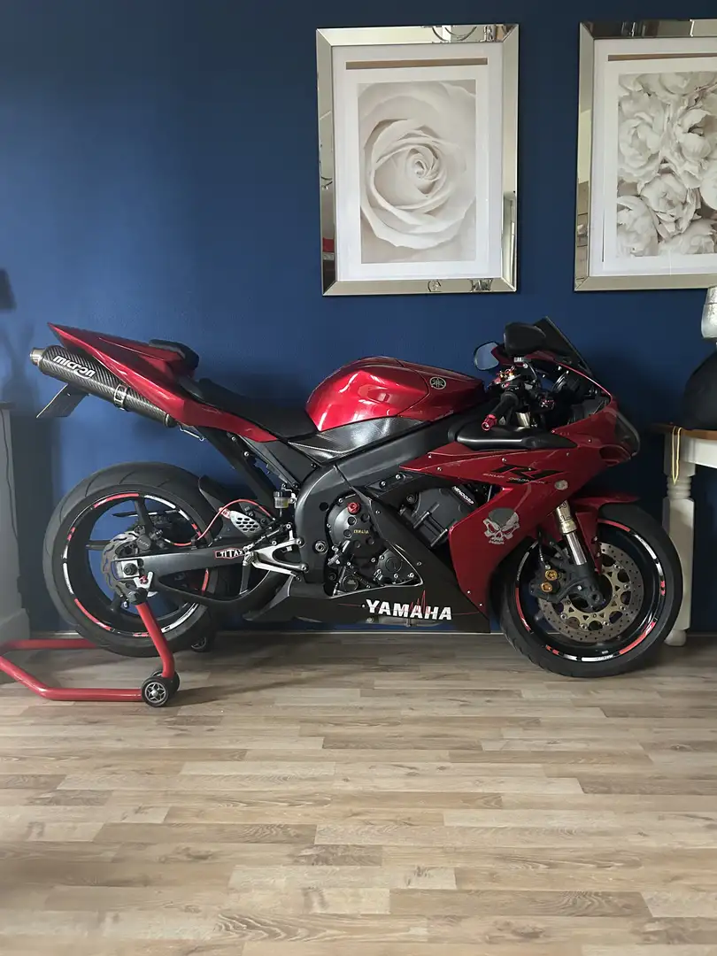 Yamaha YZF-R1 Yamaha R1 - 1