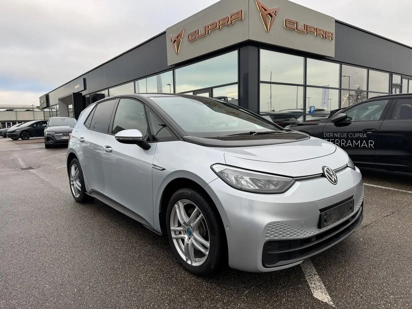 Volkswagen ID.3 Pro Performance Go 150 kW Silber - 2