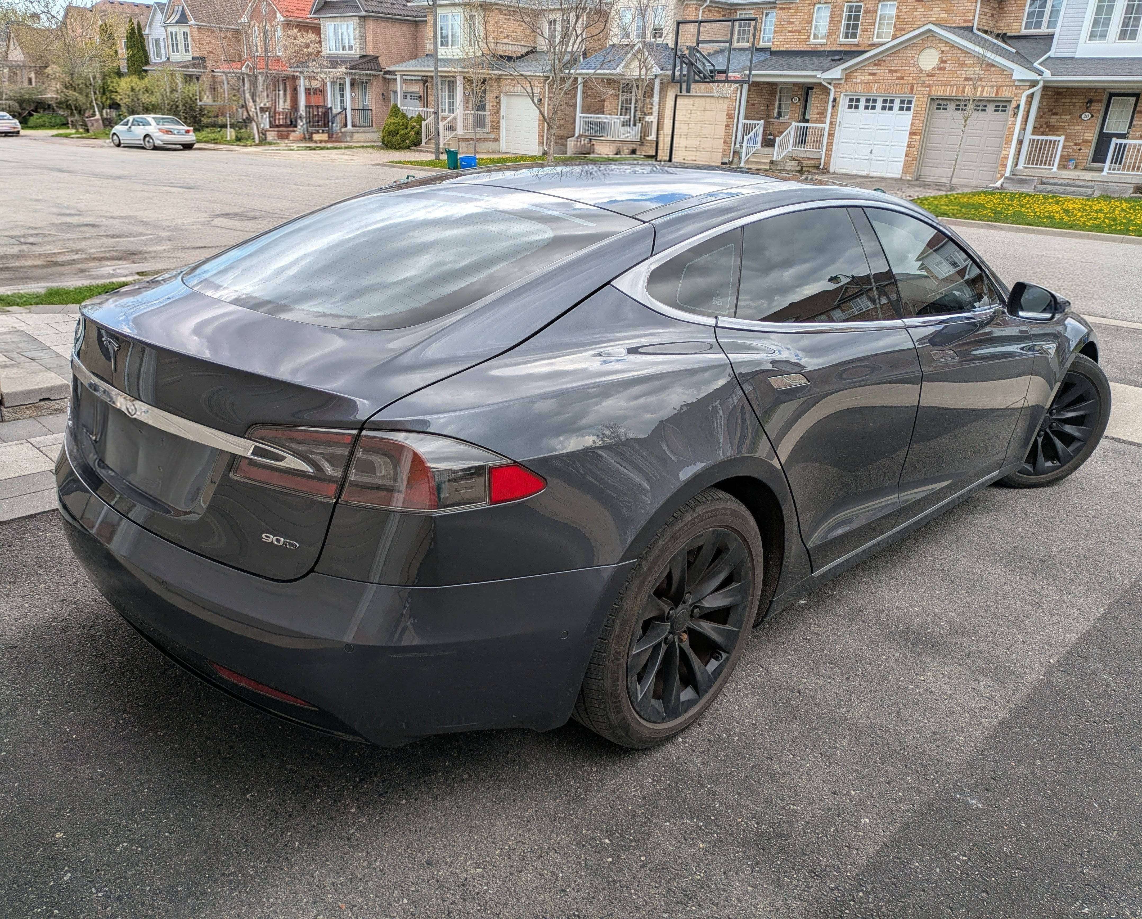 2016 Tesla Model S 90D alt 3