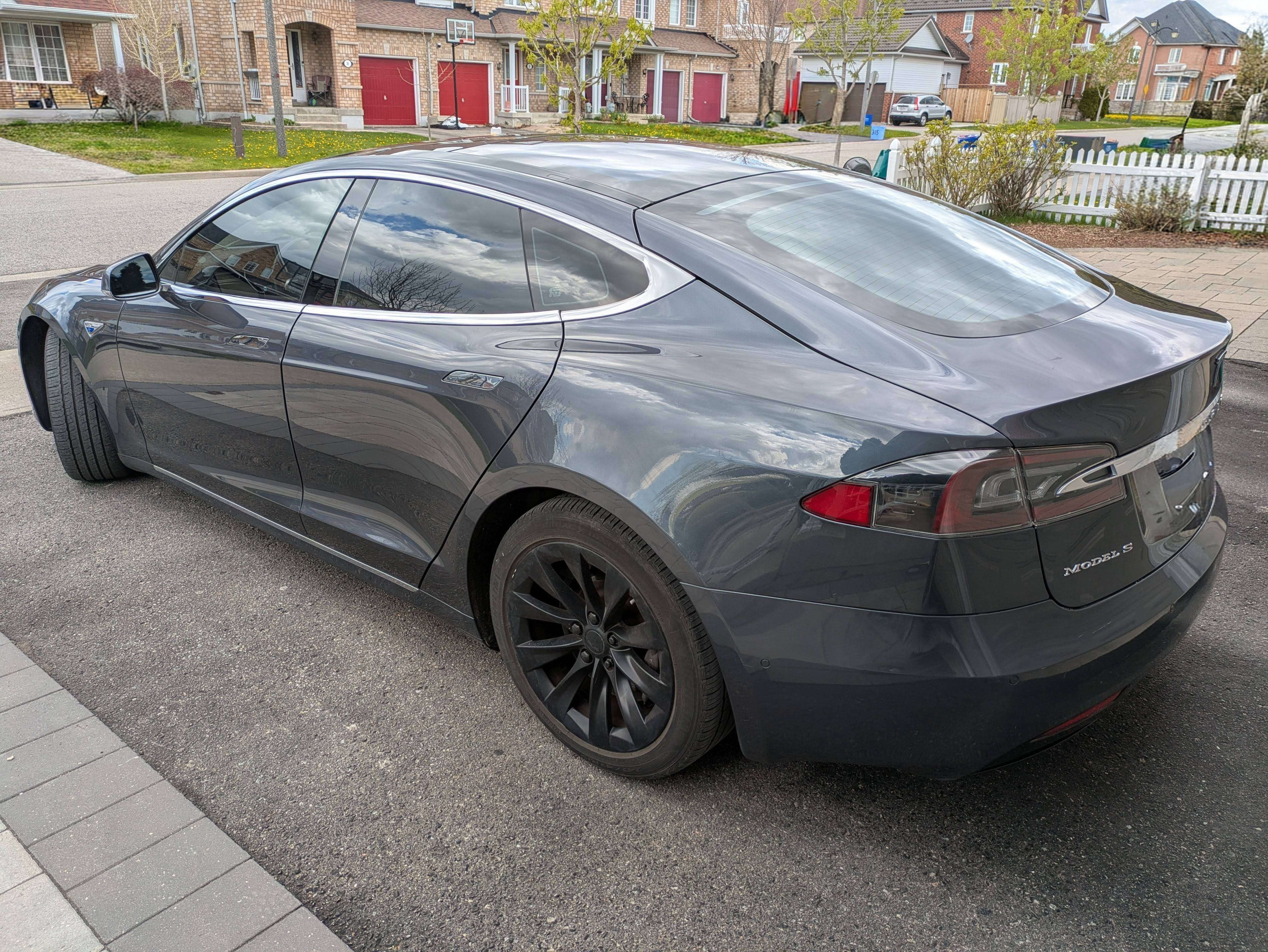 2016 Tesla Model S 90D alt 4