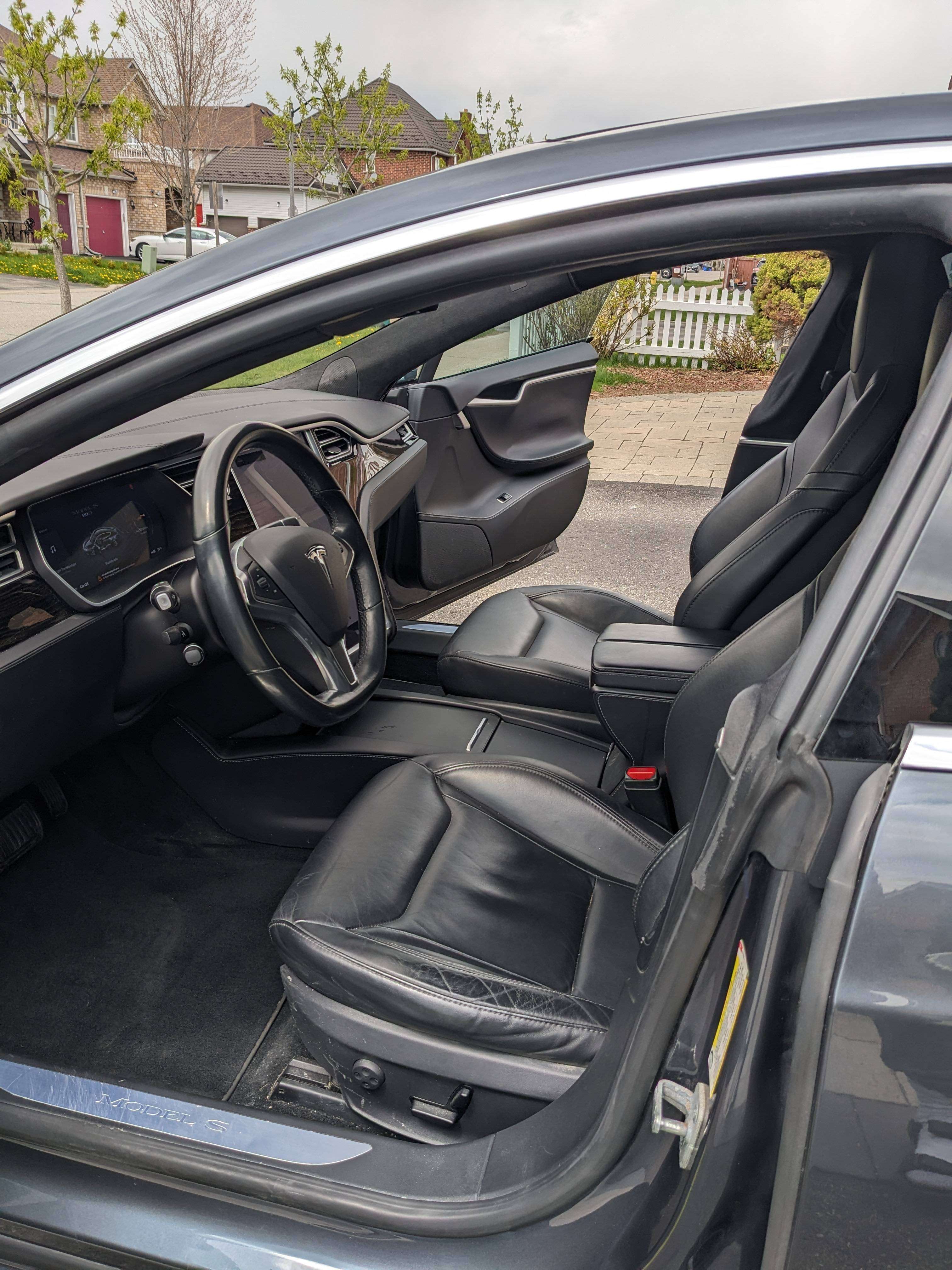 2016 Tesla Model S 90D thumb 8