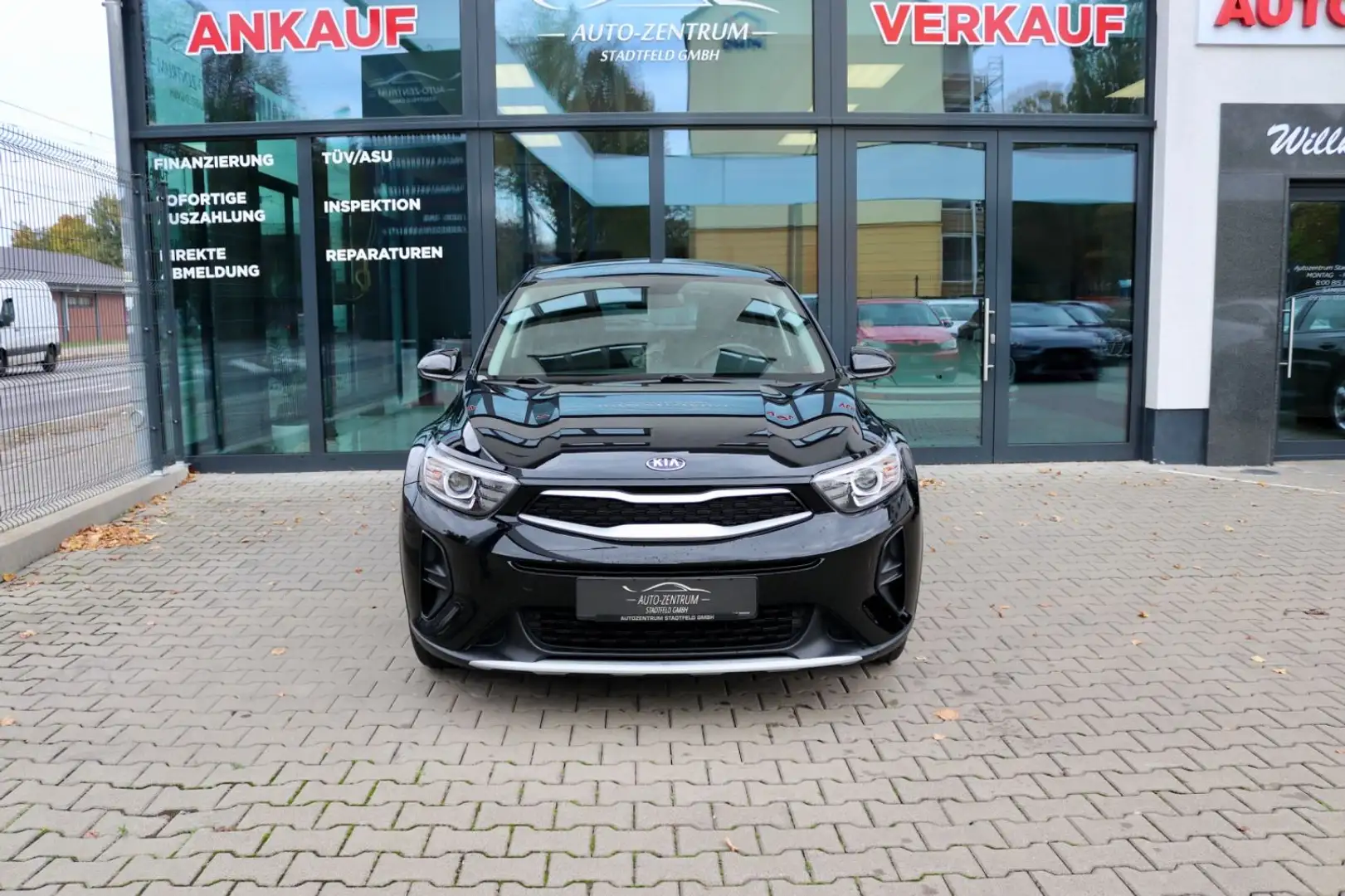 Kia Stonic Edition 7 CarPlay Klima SHZ 8-fach Schwarz - 2