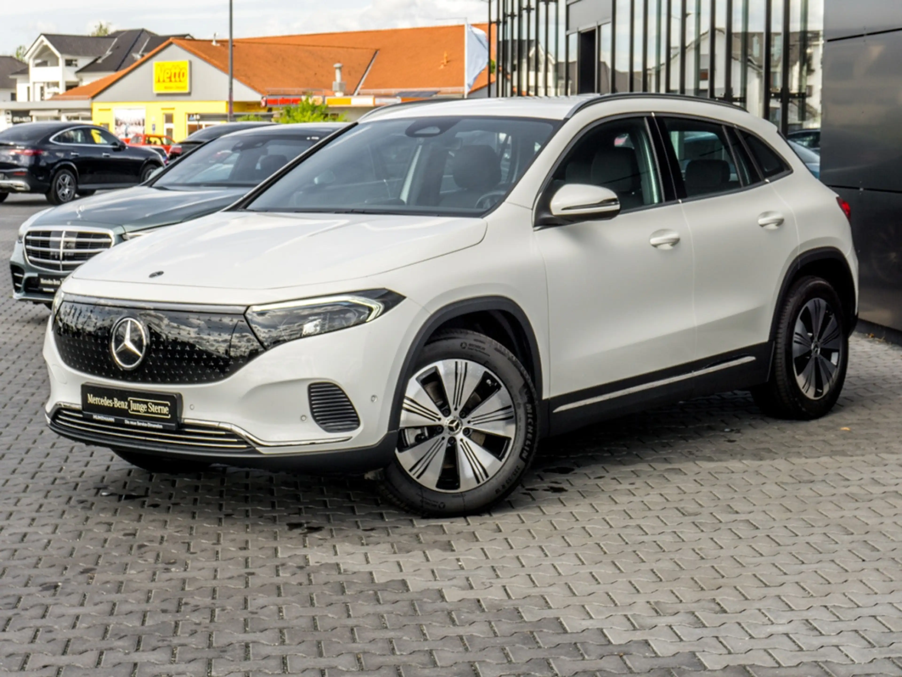 Mercedes-Benz EQA 300 4M Progressive EasyPack Navi Kamera SHZ