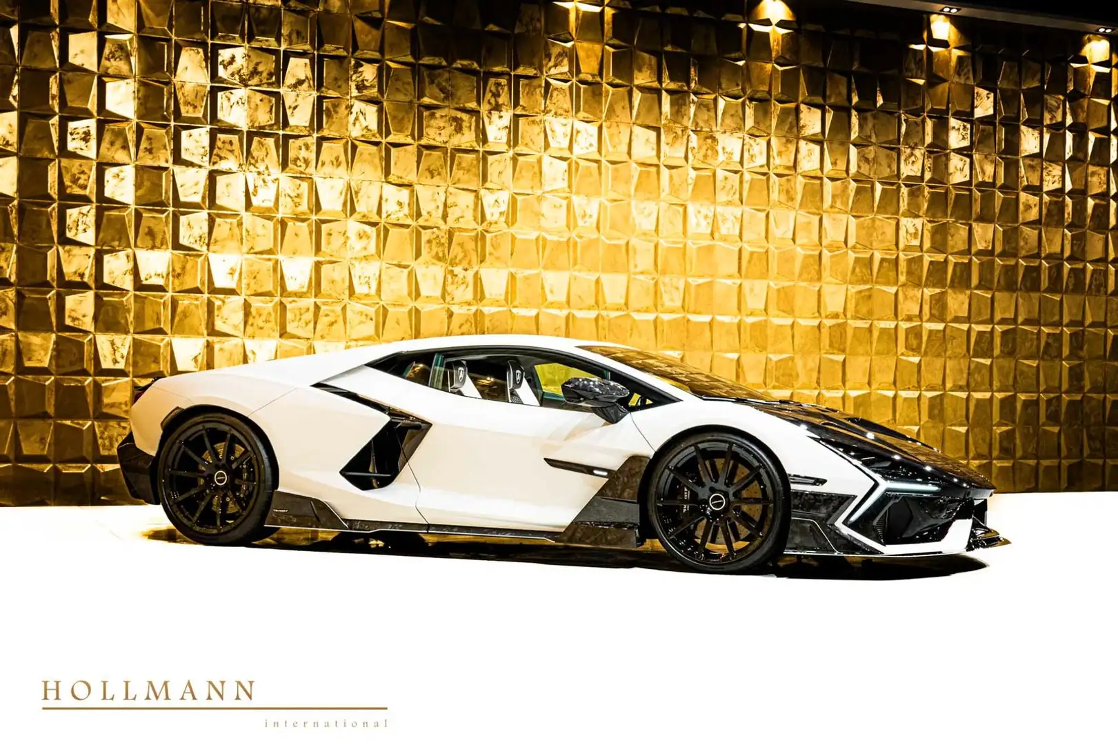 Lamborghini Revuelto by MANSORY + CARBON + PASSENGER DISPLAY Weiß - 2