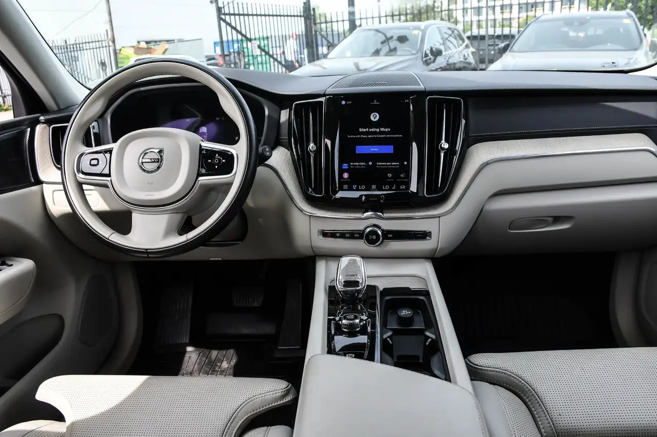 Volvo XC60 снимка Volvo XC60