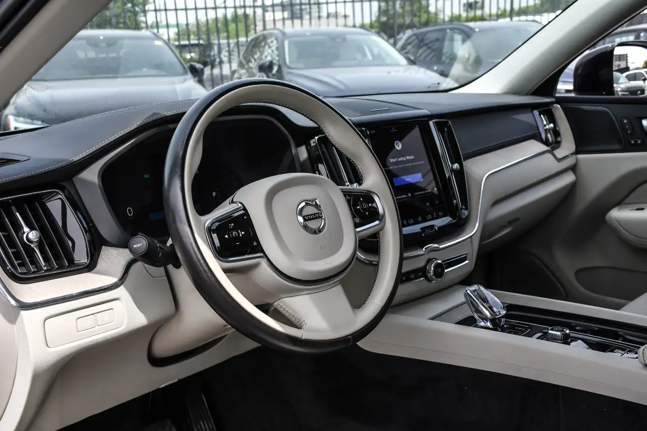 Volvo XC60 снимка Volvo XC60