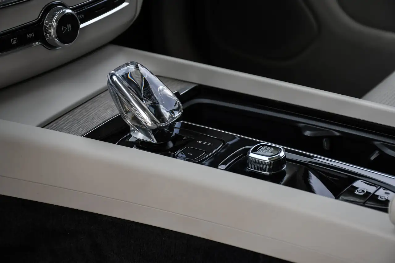 Volvo XC60 снимка Volvo XC60