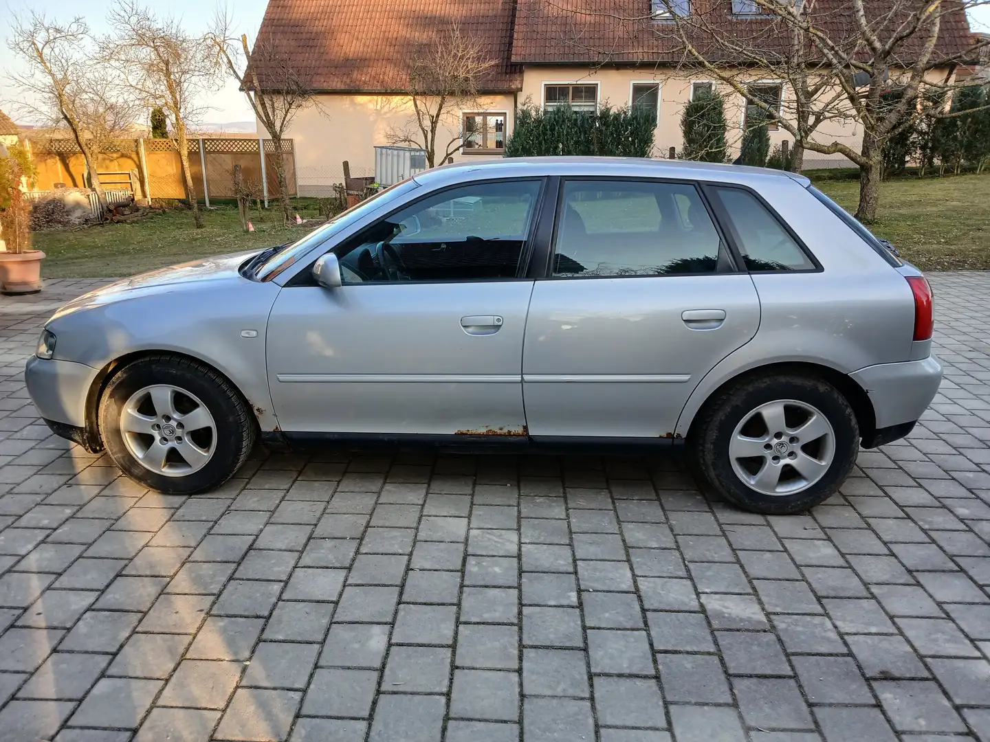 Audi A3 A3 1.6 Ambiente Silber - 2