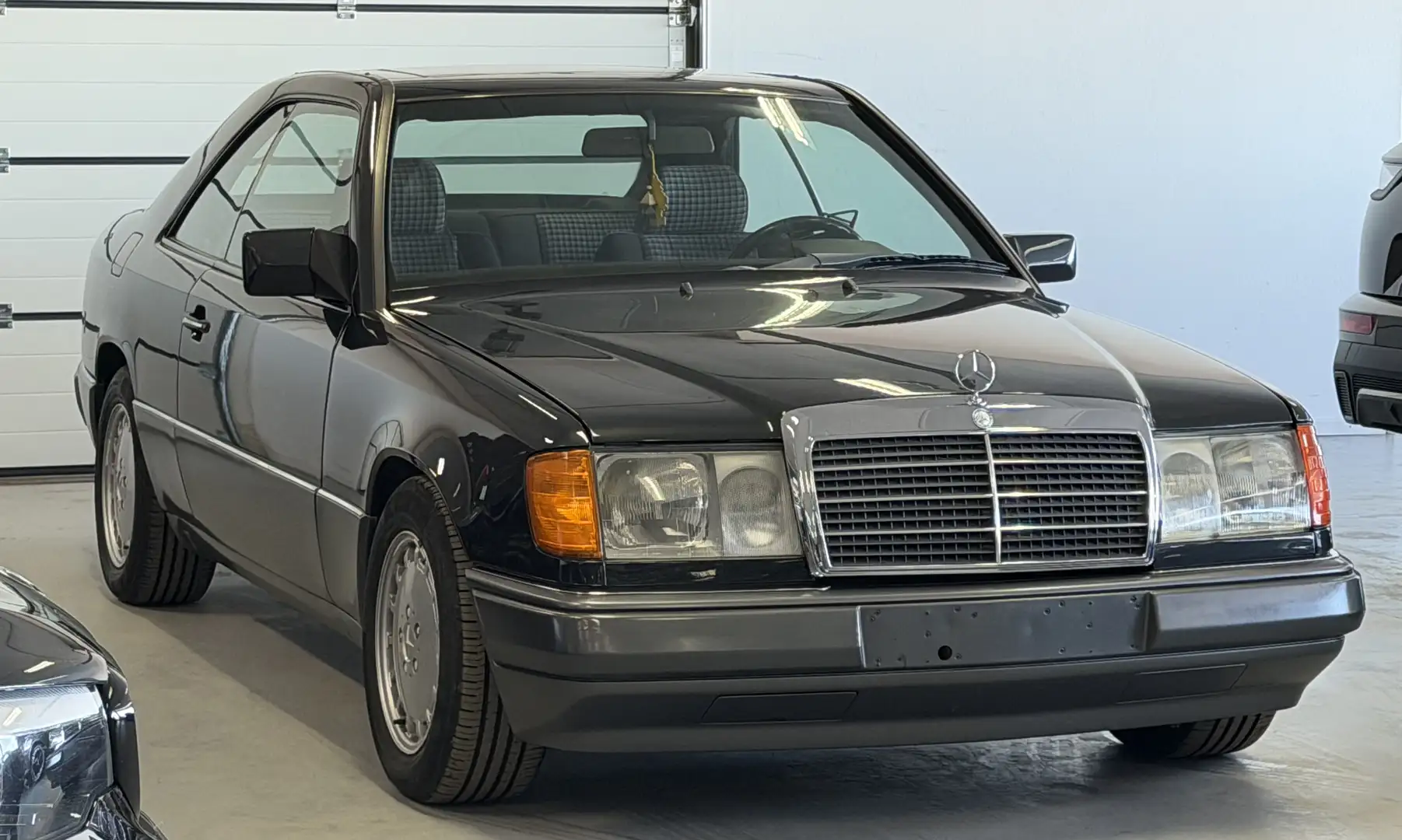 Mercedes-Benz 230 Sport Line Gris - 1