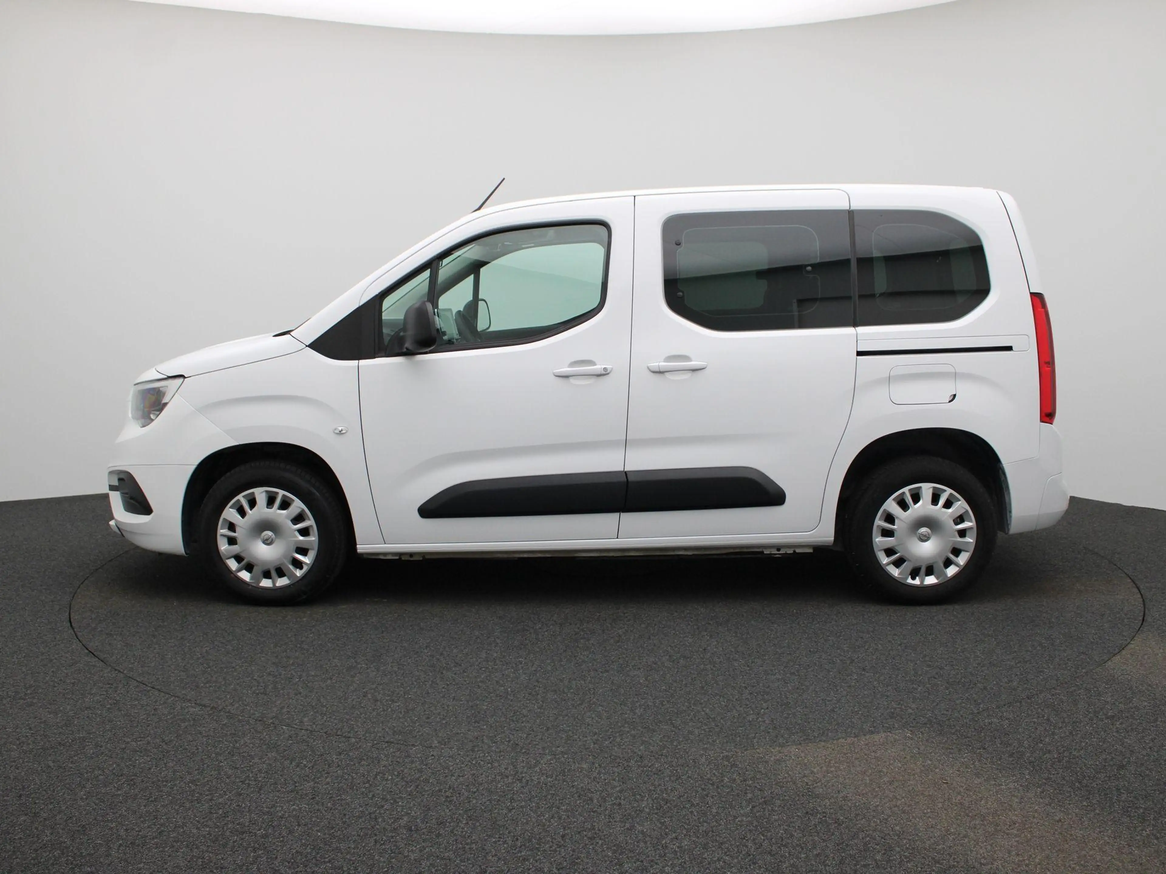 Opel Combo Life 1.5 Turbo D BlueI 75kW S/S Edition L1H1 — photo 4