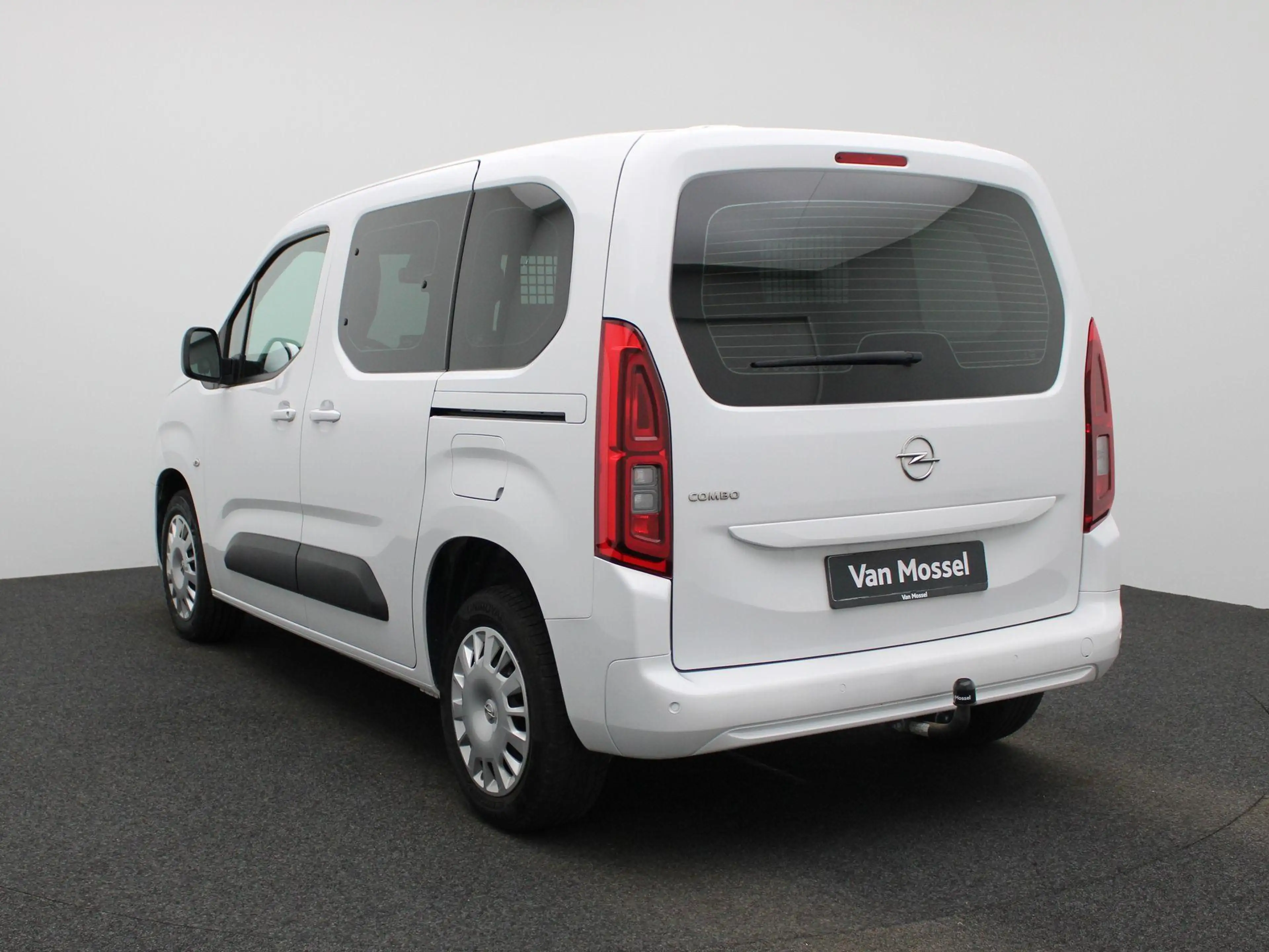 Opel Combo Life 1.5 Turbo D BlueI 75kW S/S Edition L1H1 — photo 2