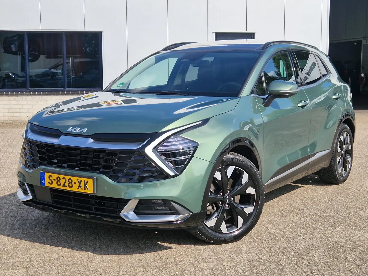 Kia Sportage 1.6 T-GDi PHEV AWD Dyn.PlusLine FULL OPTIONS Groen - 2