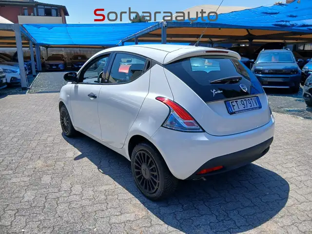 Lancia Ypsilon view 2