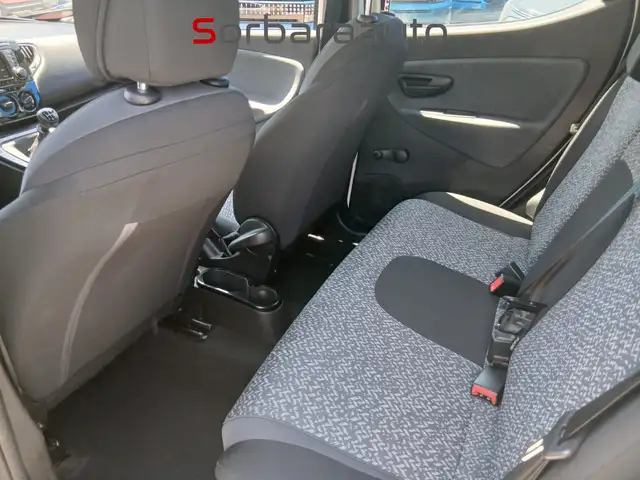 Lancia Ypsilon view 13
