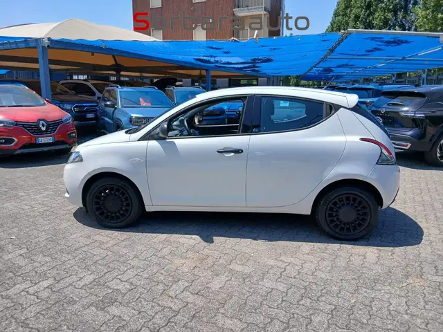 Lancia Ypsilon view 3