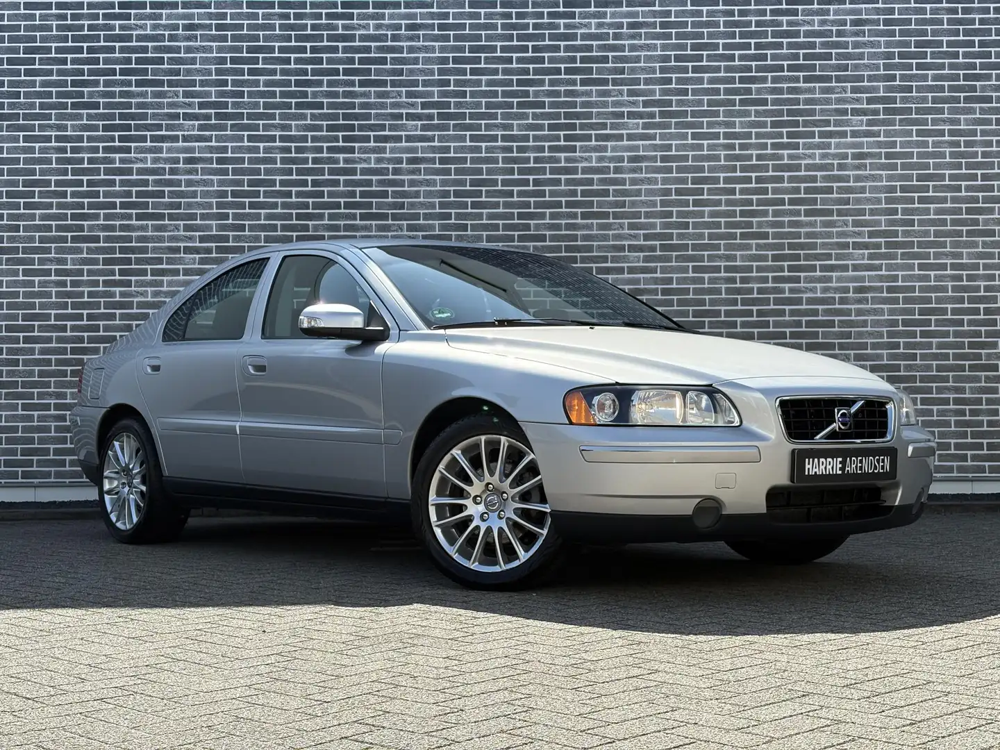 Volvo S60 2.4 Drivers Edition | 5 cilinder | Trekhaak | Lede Grijs - 2