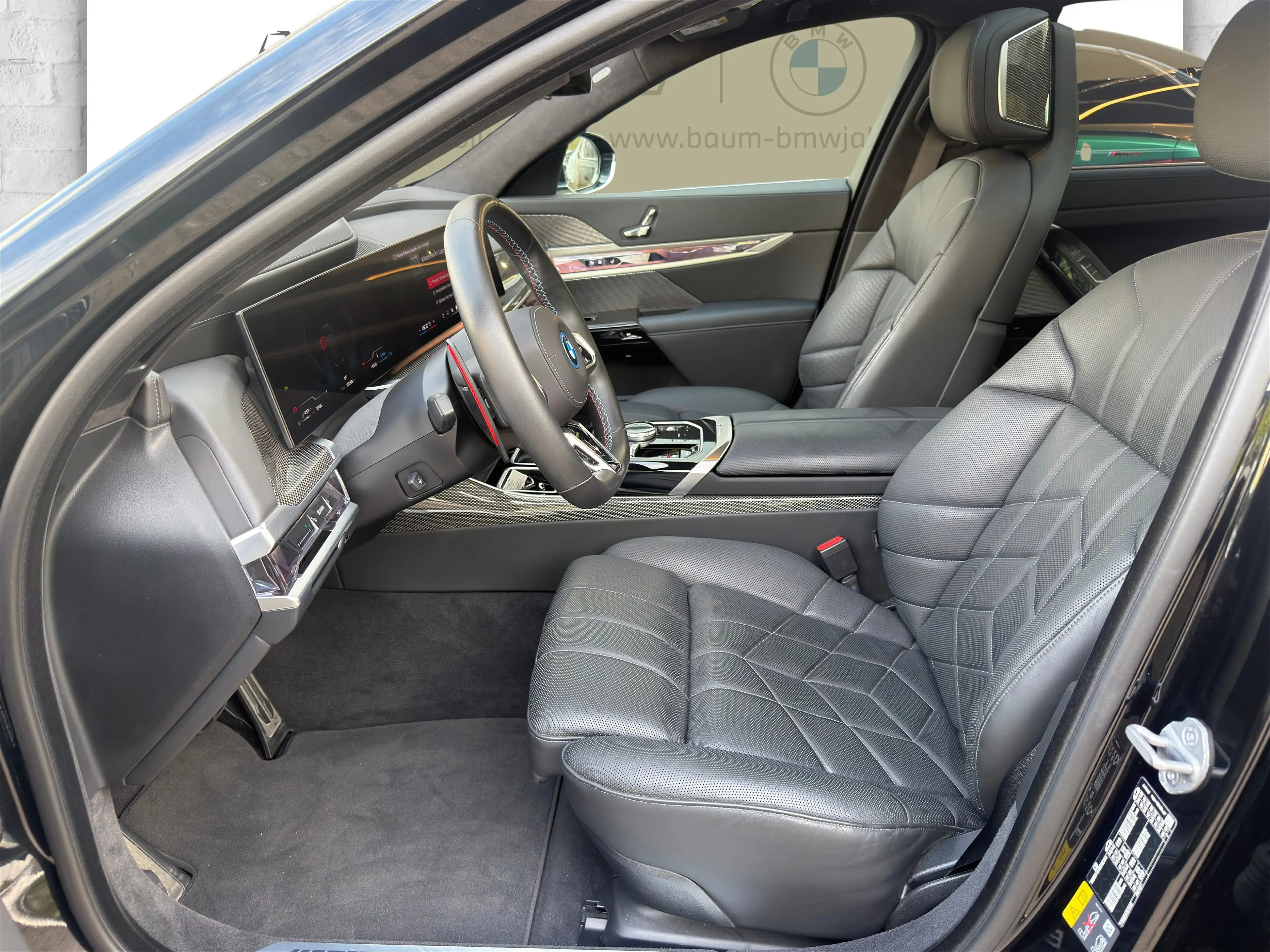 BMW 760 M760e xDrive Limousine — photo 12