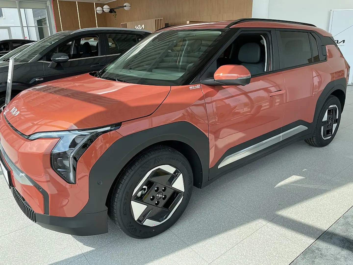 Kia EV3 FWD 81,4kWh Long Range Earth plus Червоний - 1