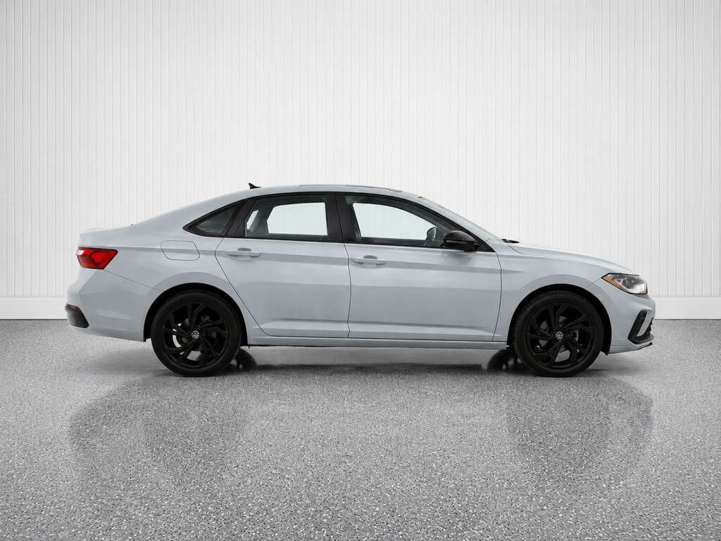 2025 Volkswagen Jetta Comfortline SPORT | SUN ROOF | CLEAN CARFAX — снимка 1