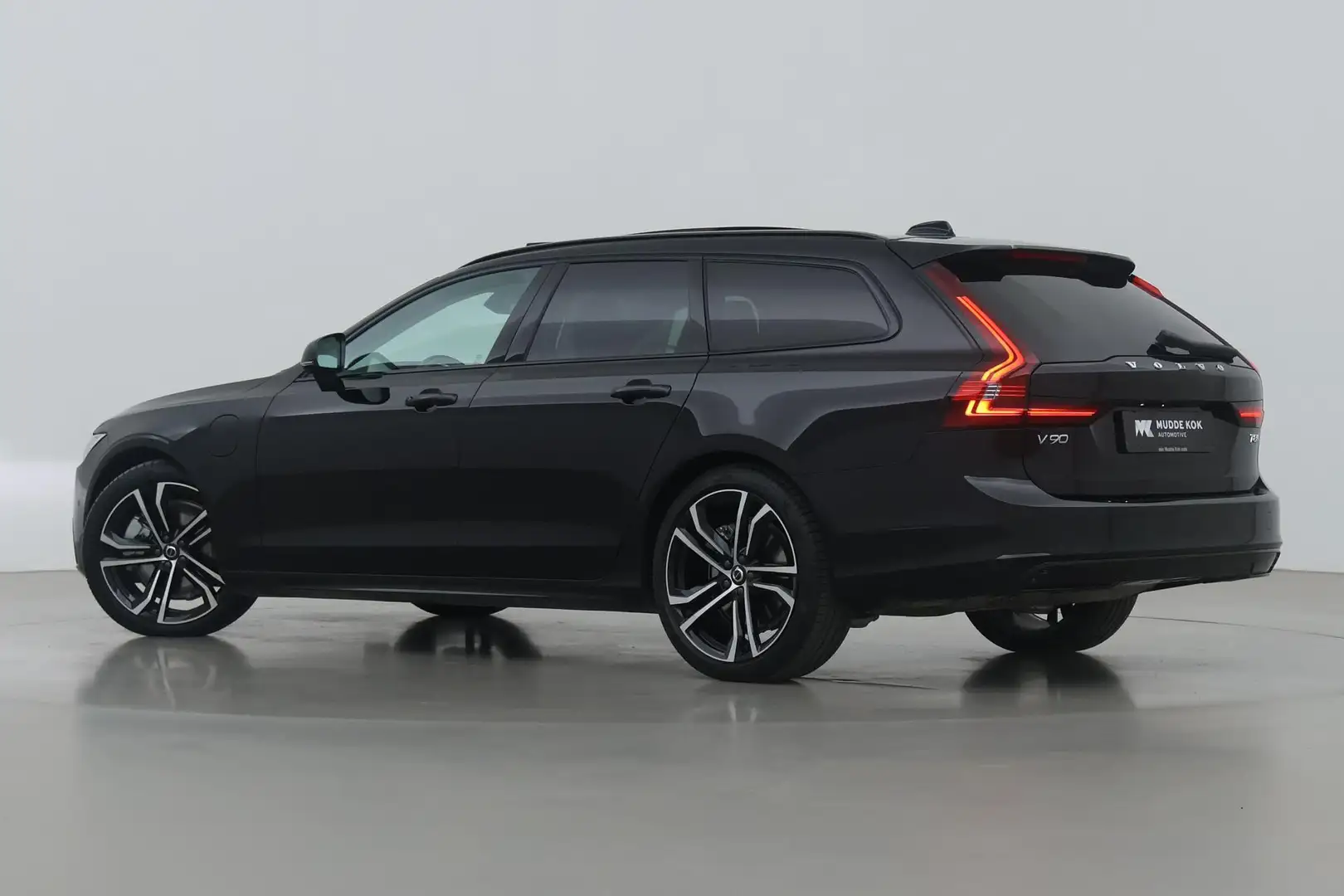 Volvo V90 T8 Plug-in hybrid Ultra Dark | Bowers&Wilkins | He Чорний - 2