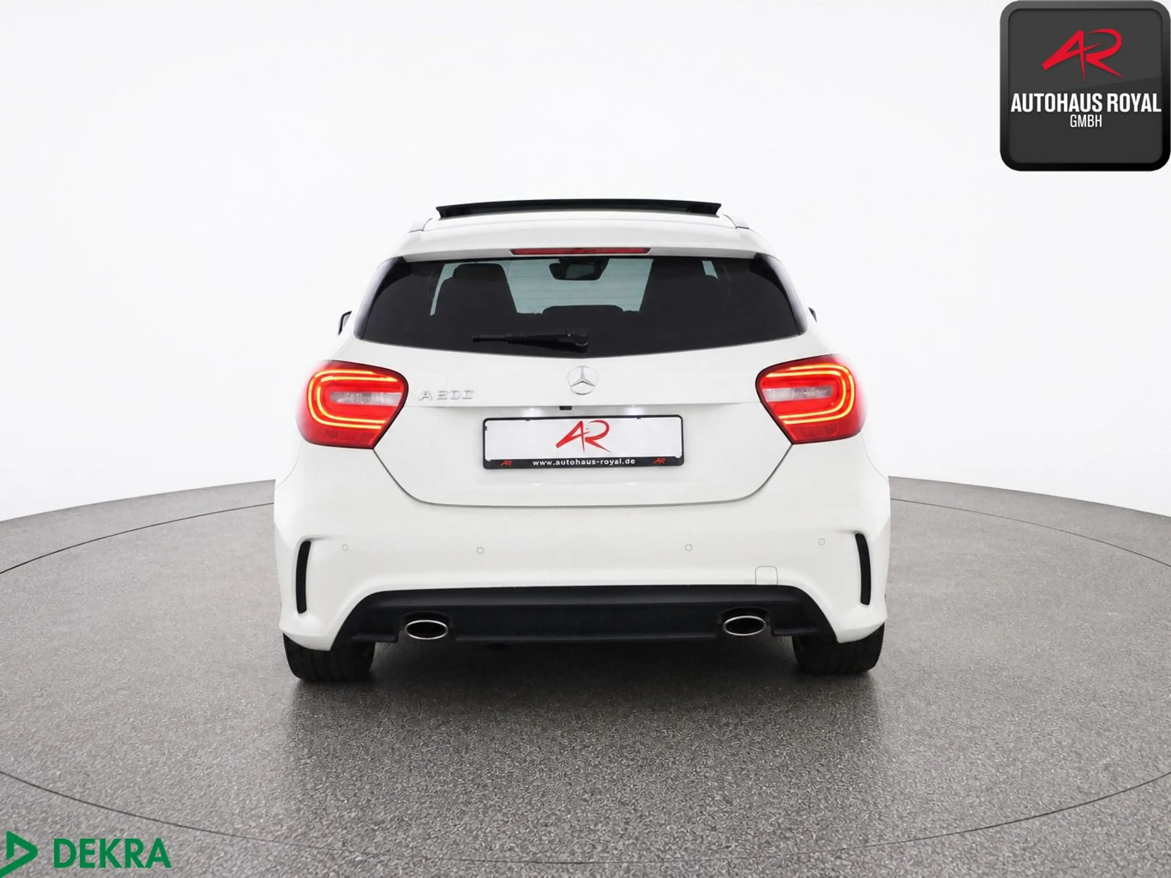 Mercedes-Benz A 200 AMG NIGHT,PANO,KAMERA,DISTRONIC,COMAND,18Z — photo 4