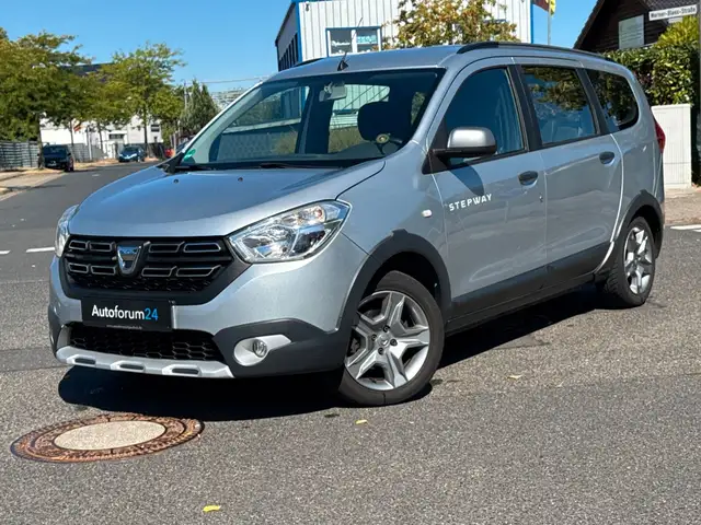 Dacia Lodgy Stepway Plus*Garantie*PDC*7-Sitzer*1-Hand*