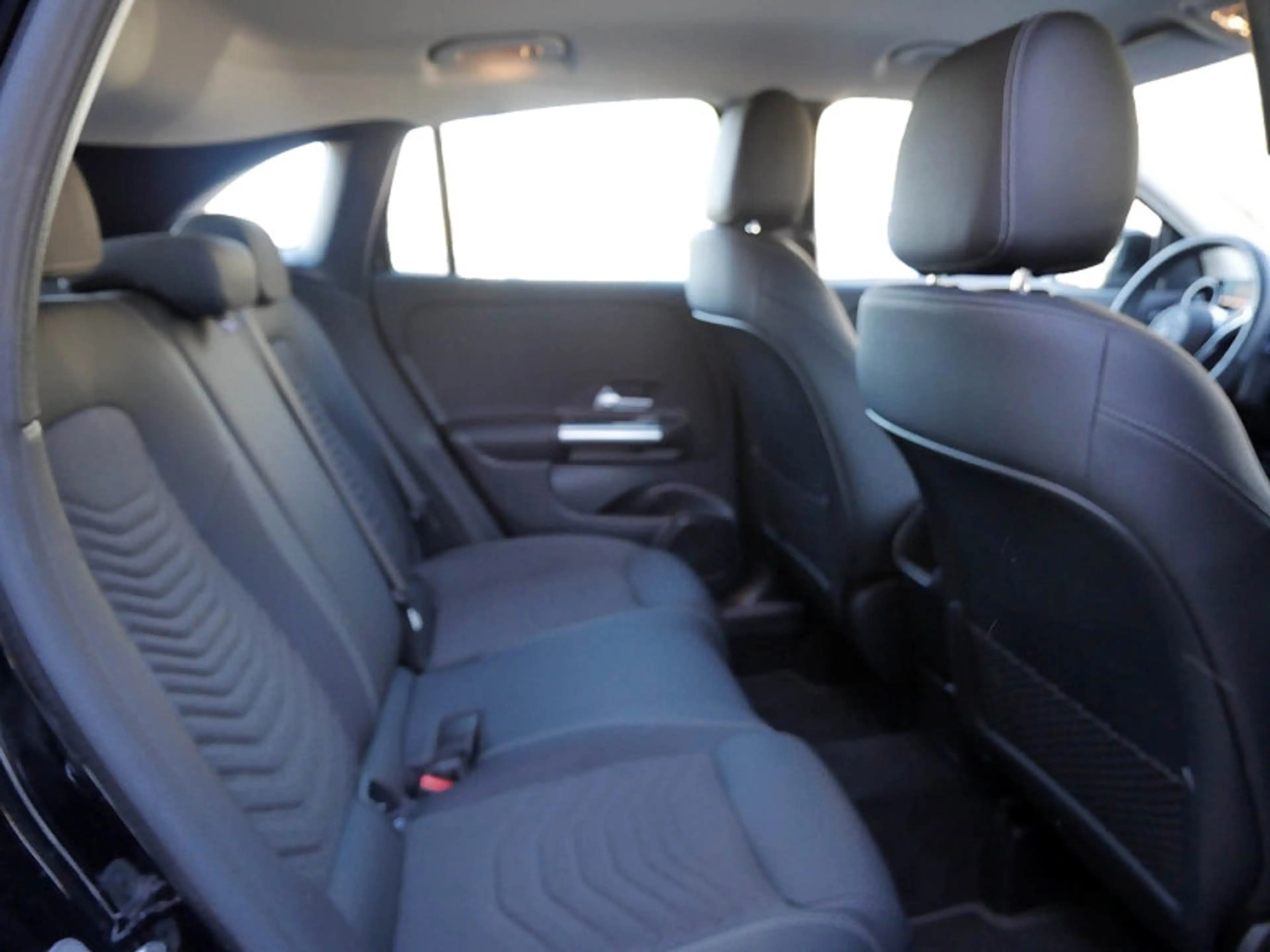 Mercedes-Benz GLA 220 4M // PROGRESSIVE DISTR KAMERA SPUR PDC — photo 8