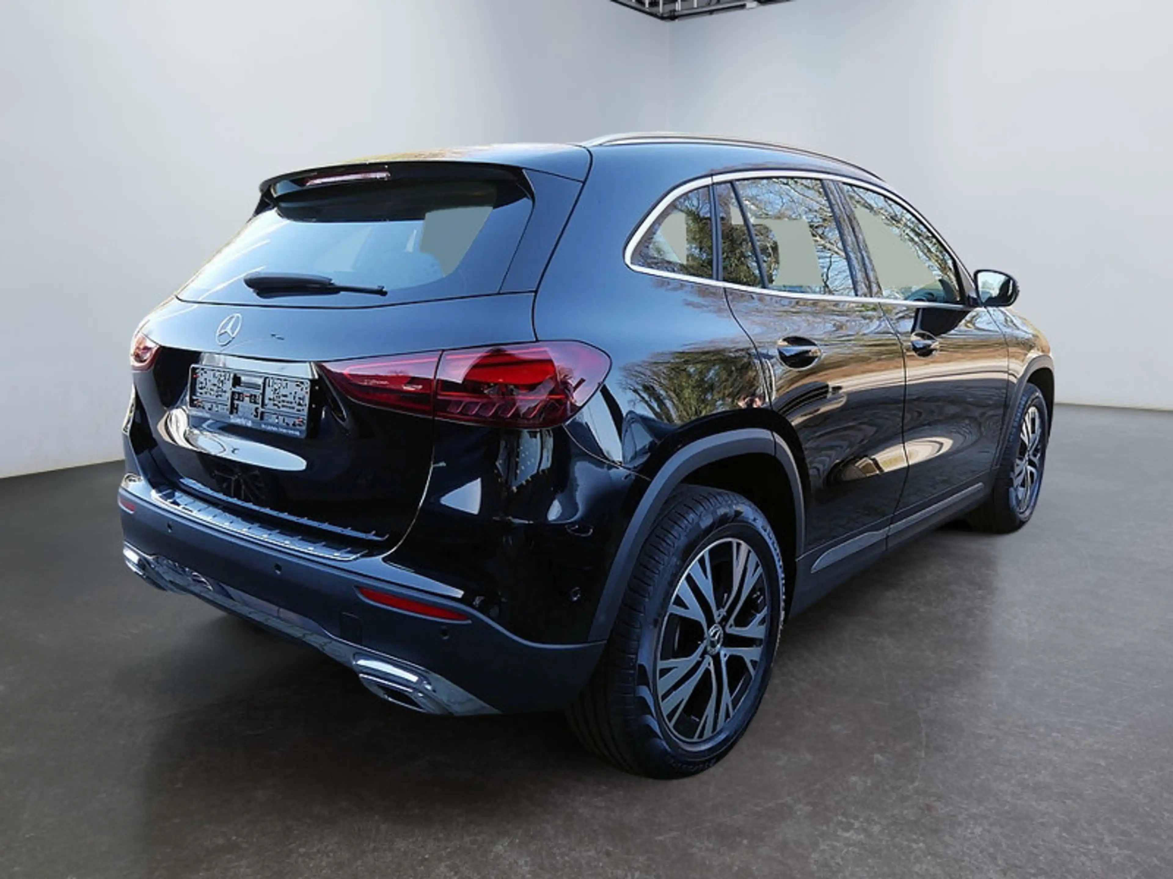 Mercedes-Benz GLA 220 4M // PROGRESSIVE DISTR KAMERA SPUR PDC — photo 6